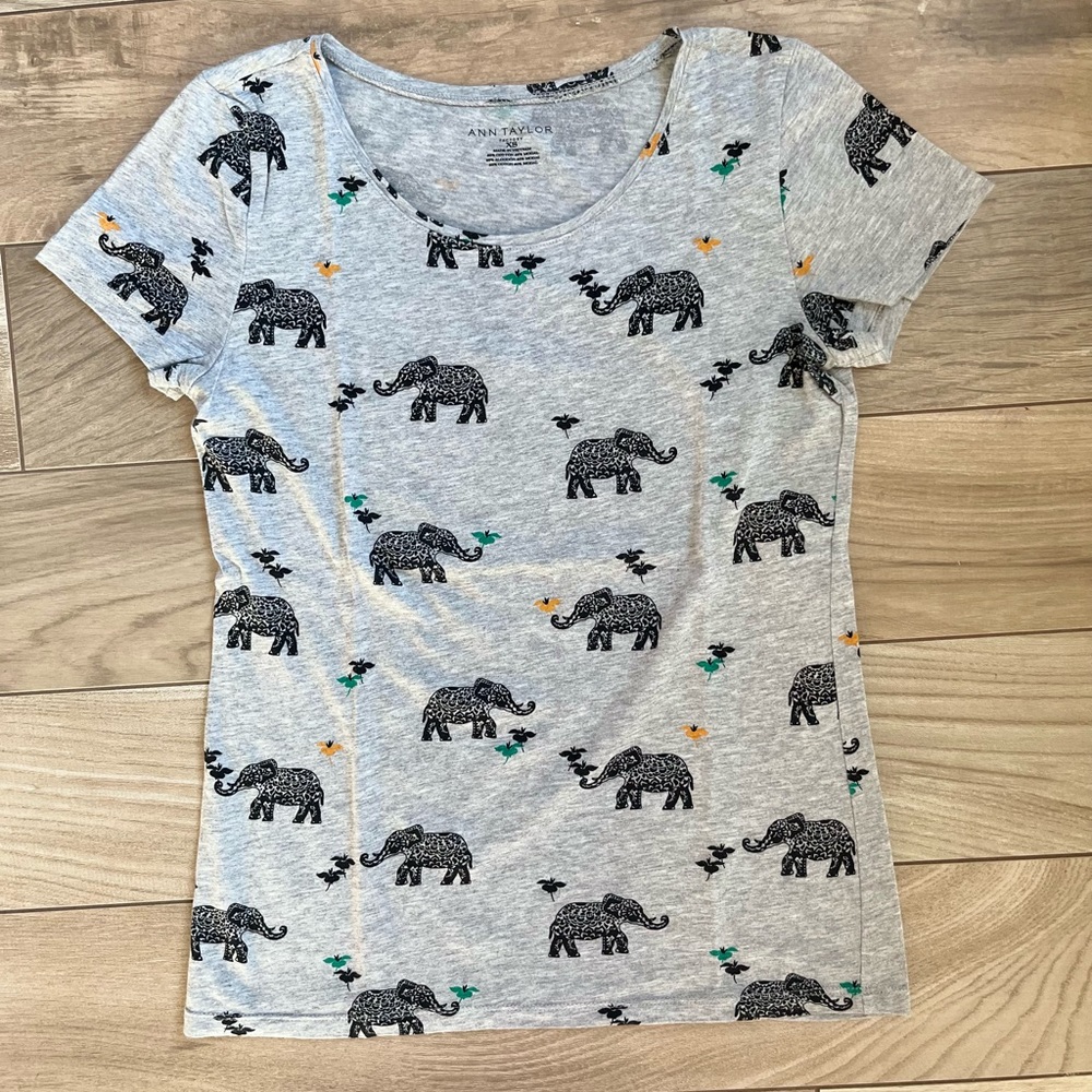 NWOT Ann Taylor - gray elephant print shirt (2-4)